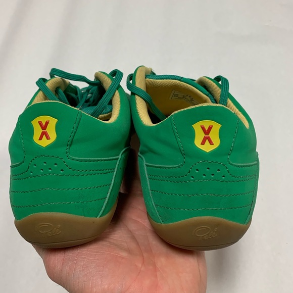 Pele Sports Soccer Shoes - Pele Sport Radium Social - Indoor - Fives - Soccer Cleats - Black 